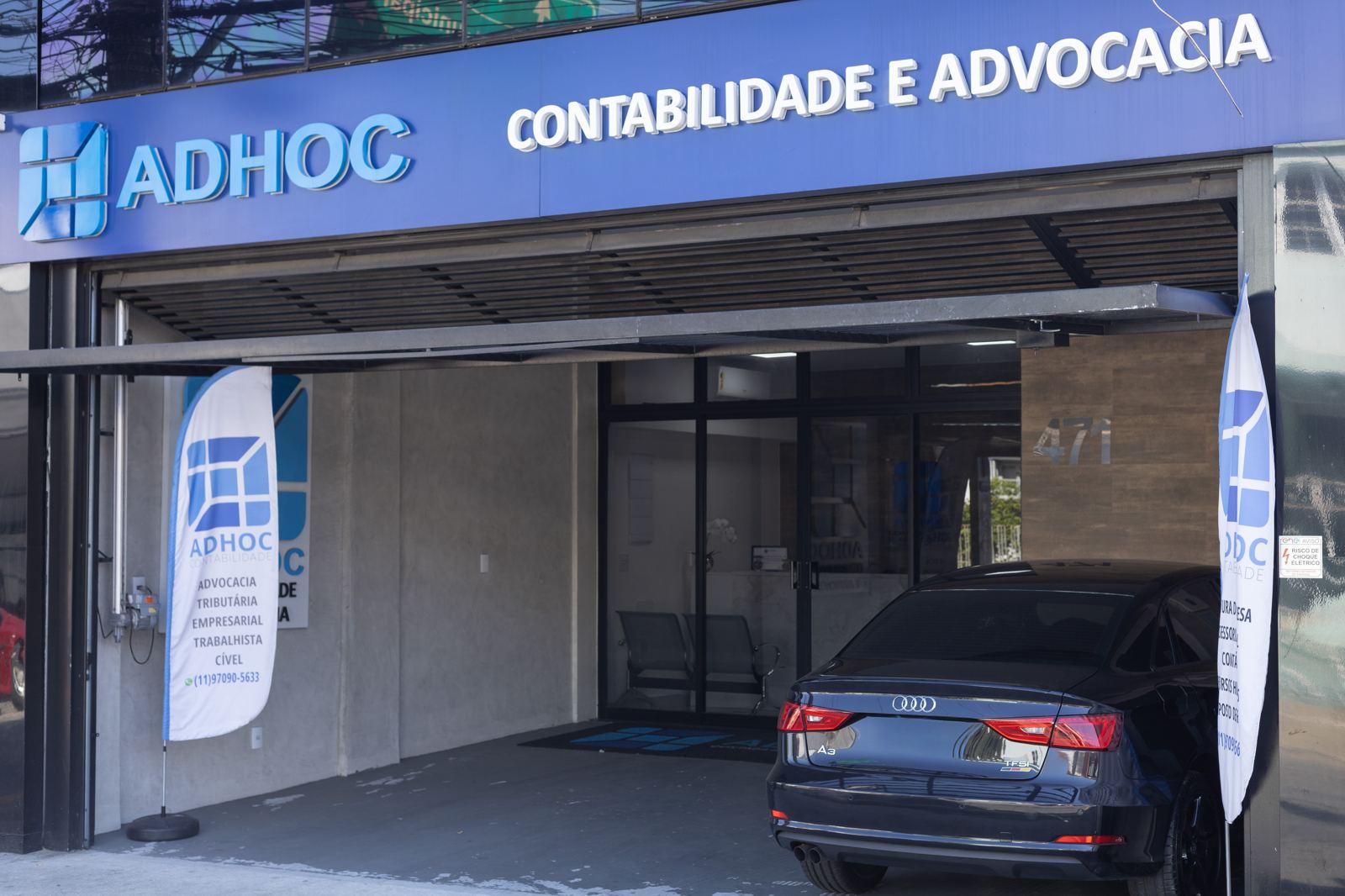 Fachada da sede da ADHOC